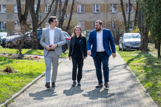 pw_445_003_fot. piotr wojnarowski.jpg-Sęk, otwarcie, boiska, zdjęcia, XIII LO, SP 38, Sądowa