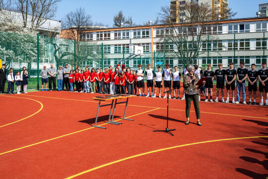 pw_445_005_fot. piotr wojnarowski.jpg-Sęk, otwarcie, boiska, zdjęcia, XIII LO, SP 38, Sądowa