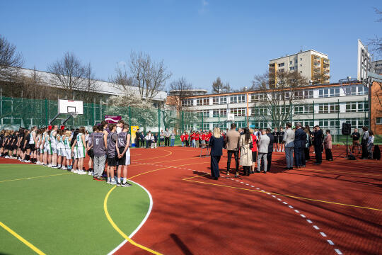 pw_445_008_fot. piotr wojnarowski.jpg-Sęk, otwarcie, boiska, zdjęcia, XIII LO, SP 38, Sądowa