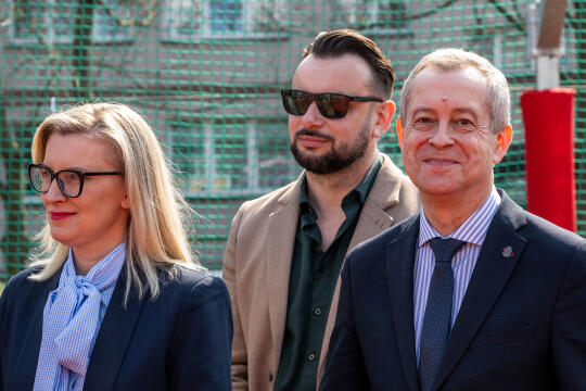 pw_445_012_fot. piotr wojnarowski.jpg-Sęk, otwarcie, boiska, zdjęcia, XIII LO, SP 38, Sądowa