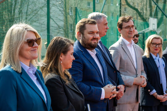 pw_445_014_fot. piotr wojnarowski.jpg-Sęk, otwarcie, boiska, zdjęcia, XIII LO, SP 38, Sądowa