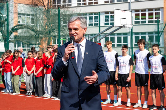 pw_445_015_fot. piotr wojnarowski.jpg-Sęk, otwarcie, boiska, zdjęcia, XIII LO, SP 38, Sądowa