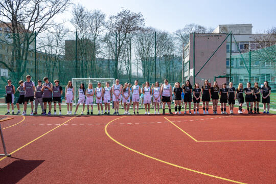 pw_445_022_fot. piotr wojnarowski.jpg-Sęk, otwarcie, boiska, zdjęcia, XIII LO, SP 38, Sądowa