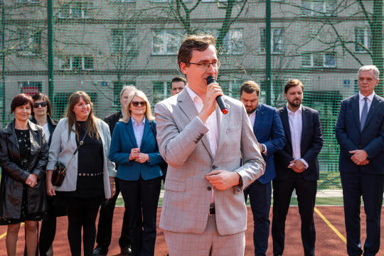 pw_445_023_fot. piotr wojnarowski.jpg-Sęk, otwarcie, boiska, zdjęcia, XIII LO, SP 38, Sądowa