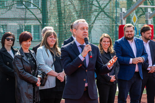 pw_445_025_fot. piotr wojnarowski.jpg-Sęk, otwarcie, boiska, zdjęcia, XIII LO, SP 38, Sądowa