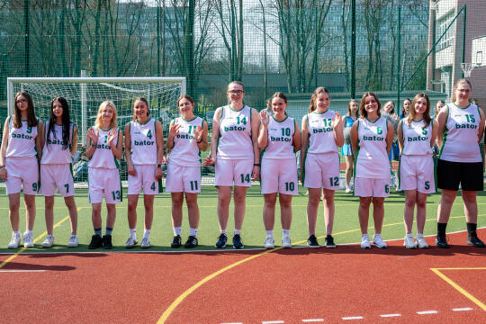 pw_445_026_fot. piotr wojnarowski.jpg-Sęk, otwarcie, boiska, zdjęcia, XIII LO, SP 38, Sądowa