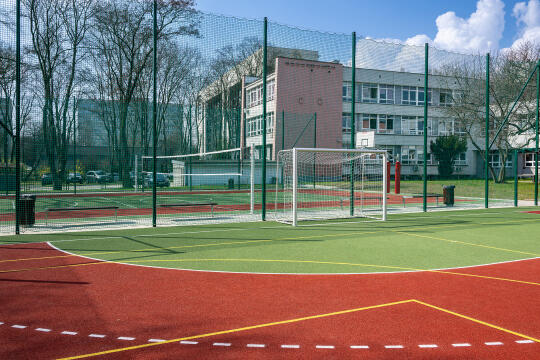 pw_445_045_fot. piotr wojnarowski.jpg-Sęk, otwarcie, boiska, zdjęcia, XIII LO, SP 38, Sądowa