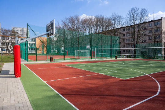 pw_445_046_fot. piotr wojnarowski.jpg-Sęk, otwarcie, boiska, zdjęcia, XIII LO, SP 38, Sądowa