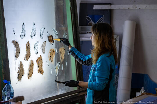 pw_446_011_fot. piotr wojnarowski.jpg-Prezydent Krakowa odwiedził Muzeum Witrażu