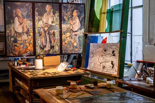 pw_446_014_fot. piotr wojnarowski.jpg-Prezydent Krakowa odwiedził Muzeum Witrażu