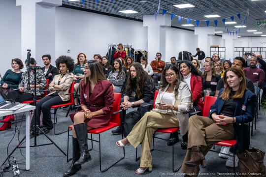 Expats in Business, zdjęcia, spotkanie, Centrum Wielokulturowe, Ewelina Pytel, biznes, Kandaka Dua,