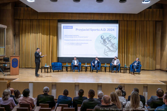 PW_453018_fot. Piotr Wojnarowski.jpg-Miszalski, AWF, AKF zdjęcia, sport, kluby, spotkanie