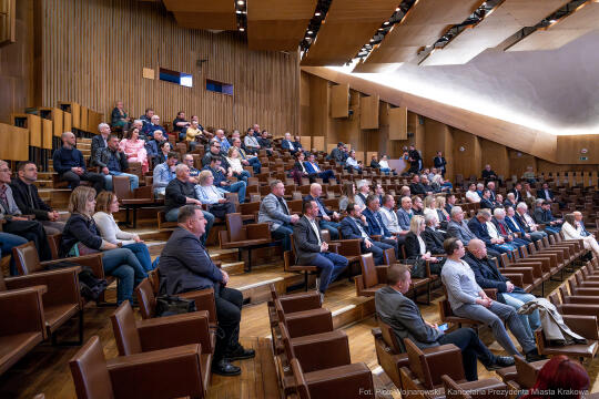 PW_453019_fot. Piotr Wojnarowski.jpg-Miszalski, AWF, AKF zdjęcia, sport, kluby, spotkanie