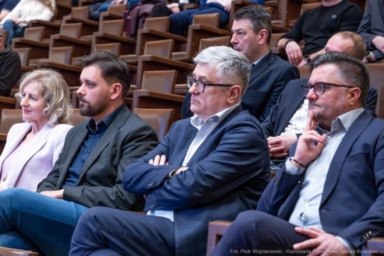 PW_453032_fot. Piotr Wojnarowski.jpg-Miszalski, AWF, AKF zdjęcia, sport, kluby, spotkanie