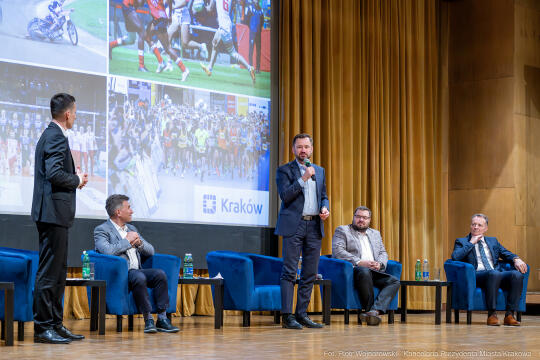 PW_453057_fot. Piotr Wojnarowski.jpg-Miszalski, AWF, AKF zdjęcia, sport, kluby, spotkanie