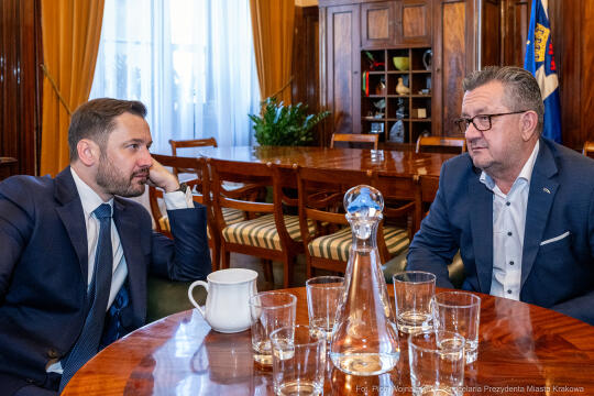 PW_456008_fot. Piotr Wojnarowski.jpg-Miszalski, umowa, podpisanie, nowe tramwaje, PESA, MPK