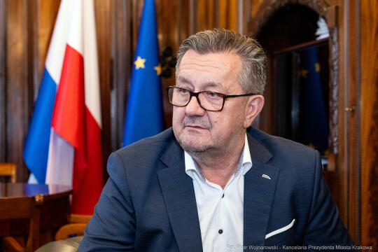 PW_456010_fot. Piotr Wojnarowski.jpg-Miszalski, umowa, podpisanie, nowe tramwaje, PESA, MPK