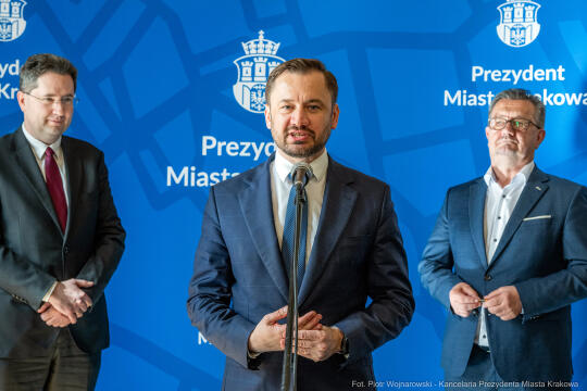 PW_456013_fot. Piotr Wojnarowski.jpg-Miszalski, umowa, podpisanie, nowe tramwaje, PESA, MPK