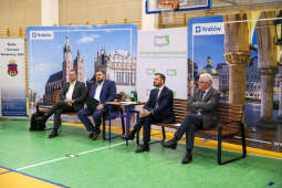 ławka dialogu w Bieńczycach