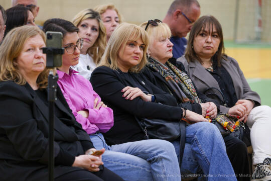 BS-250403-BSK_0427.jpg-Miszalski, Ławka Dialogu, Bieńczyce, Mazur, Sęk, mieszkańcy