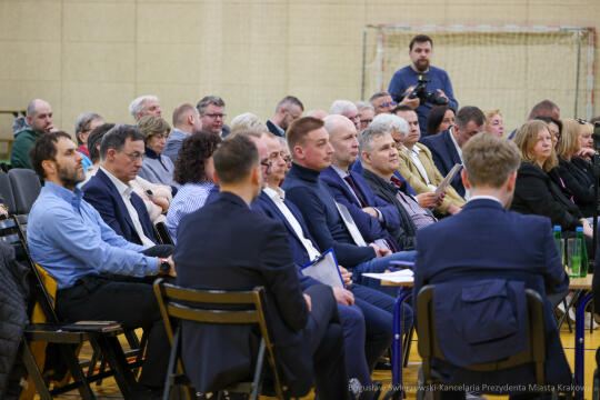 BS-250403-BSK_0506.jpg-Miszalski, Ławka Dialogu, Bieńczyce, Mazur, Sęk, mieszkańcy