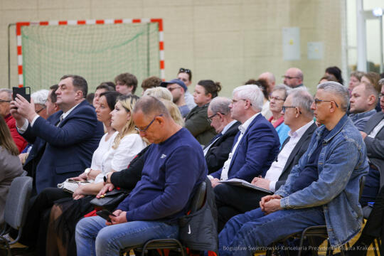 BS-250403-BSK_0692.jpg-Miszalski, Ławka Dialogu, Bieńczyce, Mazur, Sęk, mieszkańcy