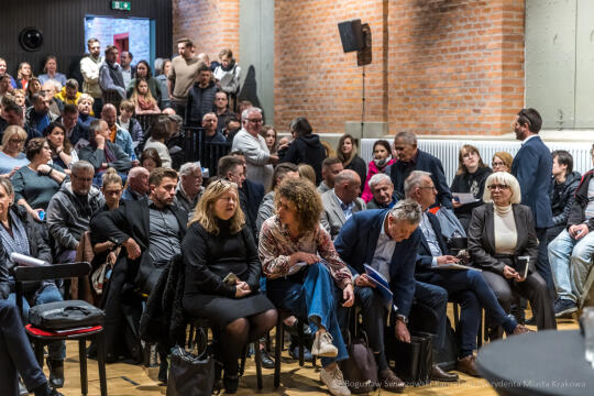 BS-250410-BSK_5662.jpg-Ławka Dialogu, Miszalski, Sęk