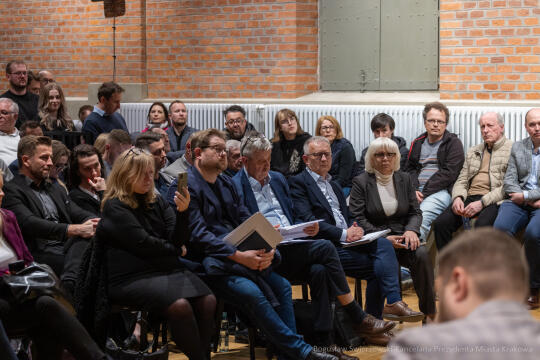 BS-250410-BSK_5733.jpg-Ławka Dialogu, Miszalski, Sęk