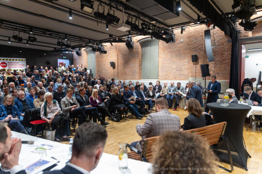 BS-250410-BSK_5735.jpg-Ławka Dialogu, Miszalski, Sęk