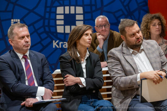 BS-250410-BSK_6282.jpg-Ławka Dialogu, Miszalski, Sęk