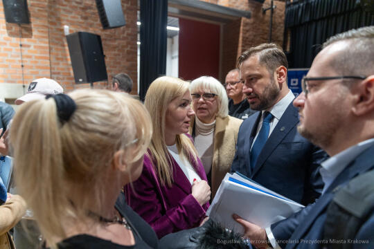 BS-250410-BSK_6577.jpg-Ławka Dialogu, Miszalski, Sęk