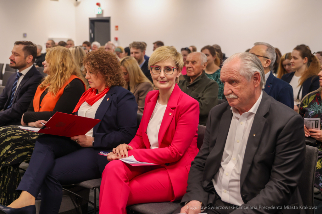 BS-250412-BSK_7296.jpg-Prawa Zwierząt, Miszalski, Konferencja  Autor: B. Świerzowski