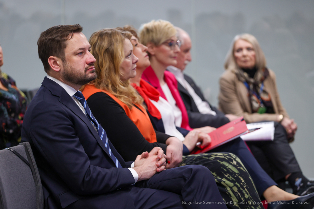 BS-250412-BSK_7411.jpg-Prawa Zwierząt, Miszalski, Konferencja  Autor: B. Świerzowski