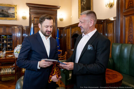 PW_464_015_fot. Piotr Wojnarowski.jpg-Miszalski, zdjęcia, spotkanie, licealiści, 8 LO Kraków