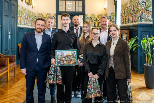 PW_464_016_fot. Piotr Wojnarowski.jpg-Miszalski, zdjęcia, spotkanie, licealiści, 8 LO Kraków