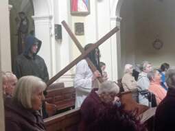 488851098_2822339387965980_2586139072640066247_n.jpg-Inscenizacja Drogi Krzyżowej na Helclów.