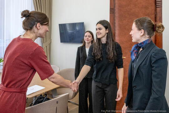 UMK_6841.jpg-Klaman, V LO, olimpiada, ZUS, Lekcje z ZUS, uczennice