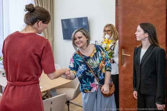 UMK_6845.jpg-Klaman, V LO, olimpiada, ZUS, Lekcje z ZUS, uczennice