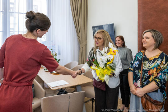 UMK_6846.jpg-Klaman, V LO, olimpiada, ZUS, Lekcje z ZUS, uczennice