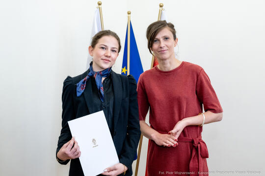 UMK_6876.jpg-Klaman, V LO, olimpiada, ZUS, Lekcje z ZUS, uczennice