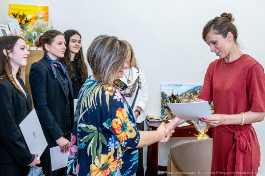 UMK_6889.jpg-Klaman, V LO, olimpiada, ZUS, Lekcje z ZUS, uczennice