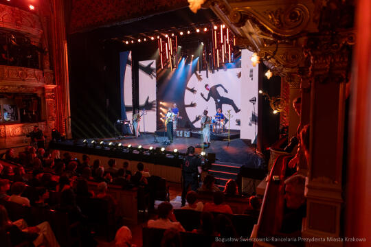 BS-250503-BSK_6367.jpg-OFF Camera,