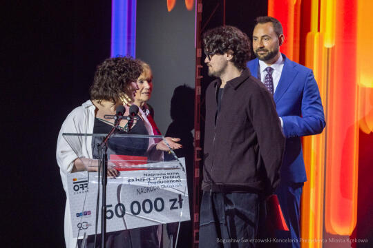 BS-250503-BSK_6399.jpg-OFF Camera,