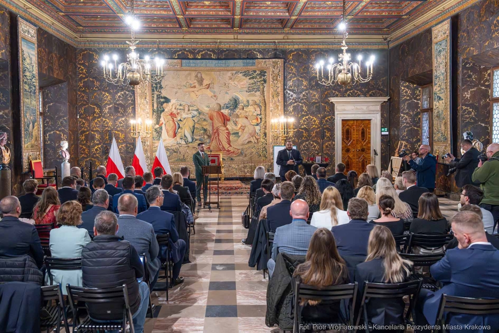 PW_477_008_fot. Piotr Wojnarowski.jpg-Szachy, Wawel, Sęk, Mistrzostwa Polski, otwarcie, wyróżnienia  Autor: P. Wojnarowski