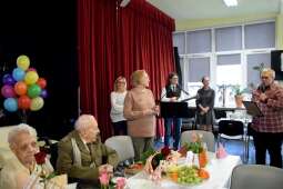 Niezwykły Jubileusz 102 urodzin (4).jpg-Niezwykły Jubileusz 8 kwietnia 2025