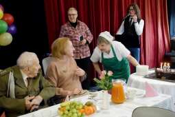 Niezwykły Jubileusz 102 urodzin (6).jpg-Niezwykły Jubileusz 8 kwietnia 2025