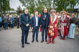 IMG_7701-2.jpg