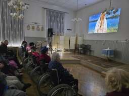 0F_LX0-B.jpg-Rocznicowe Spotkanie ku czci Matki Boskiej Fatimskiej.