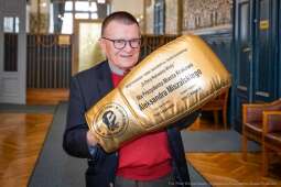 PW_484_002_fot. Piotr Wojnarowski.jpg-Miszalski, zdjęcia, MZB, boks, rękawica