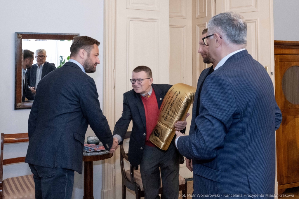 PW_484_006_fot. Piotr Wojnarowski.jpg-Miszalski, zdjęcia, MZB, boks, rękawica  Autor: P. Wojnarowski